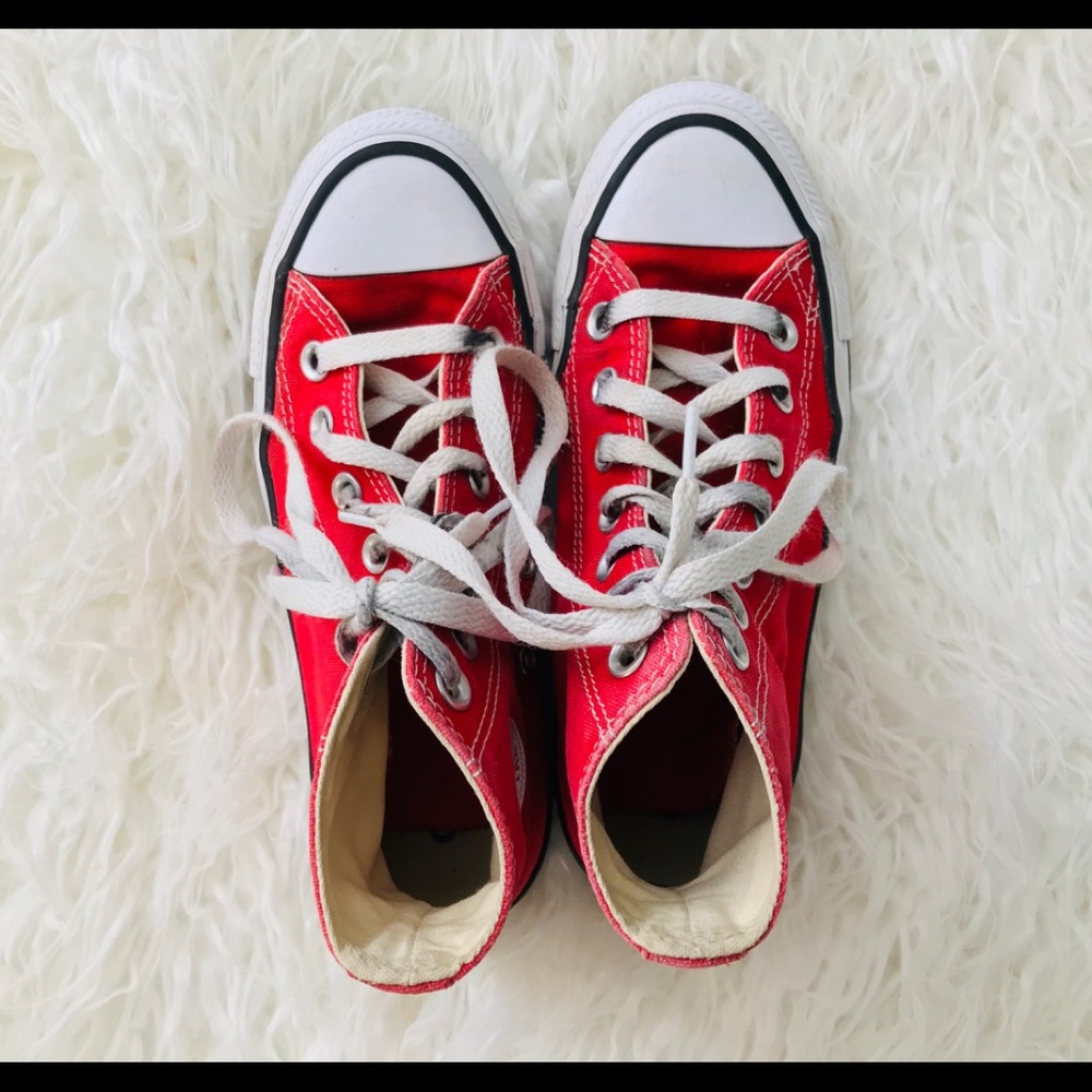 Converse Shoes sz 3 Men’s and sz 5 Women’s - Picture 2 of 5